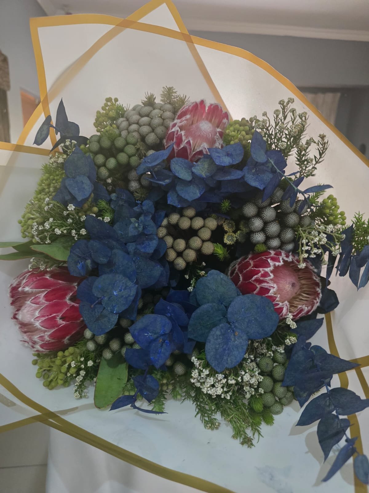 Protea Kisses & Love Wishes
